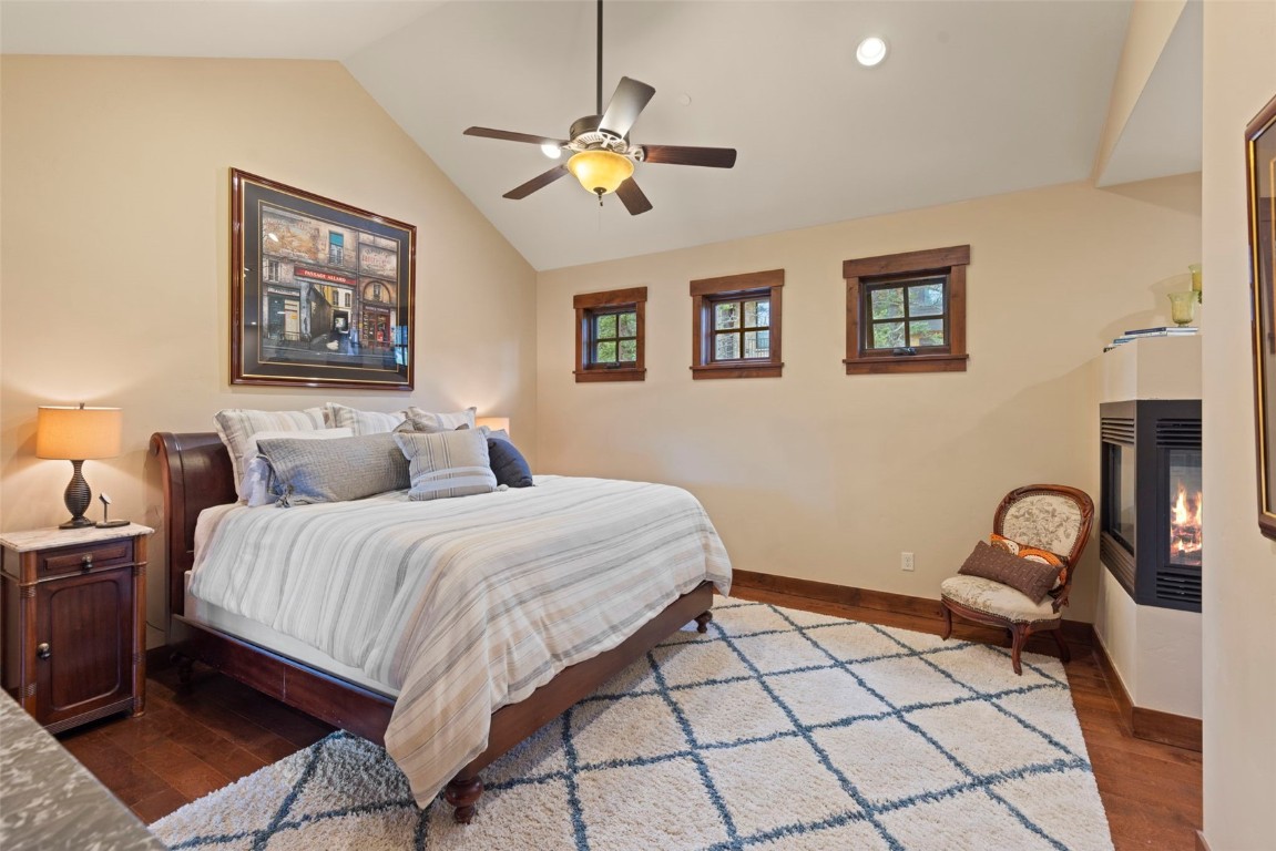 33 Canyon View COURT