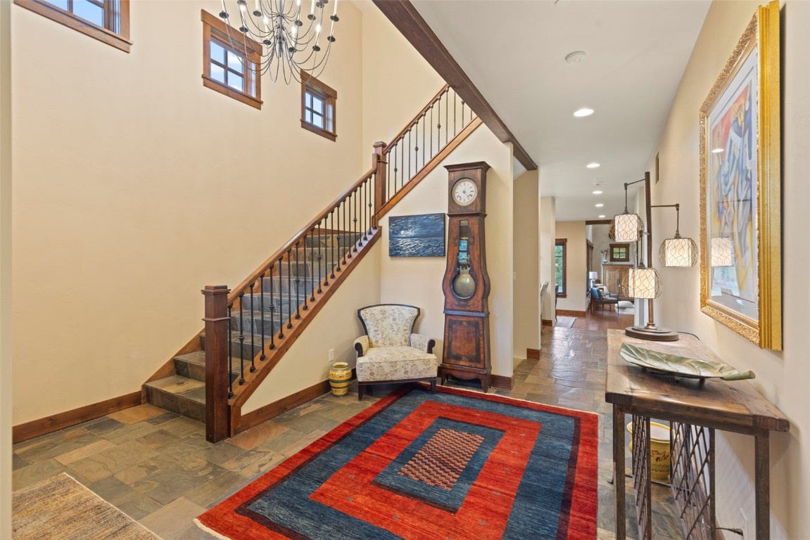 33 Canyon View COURT