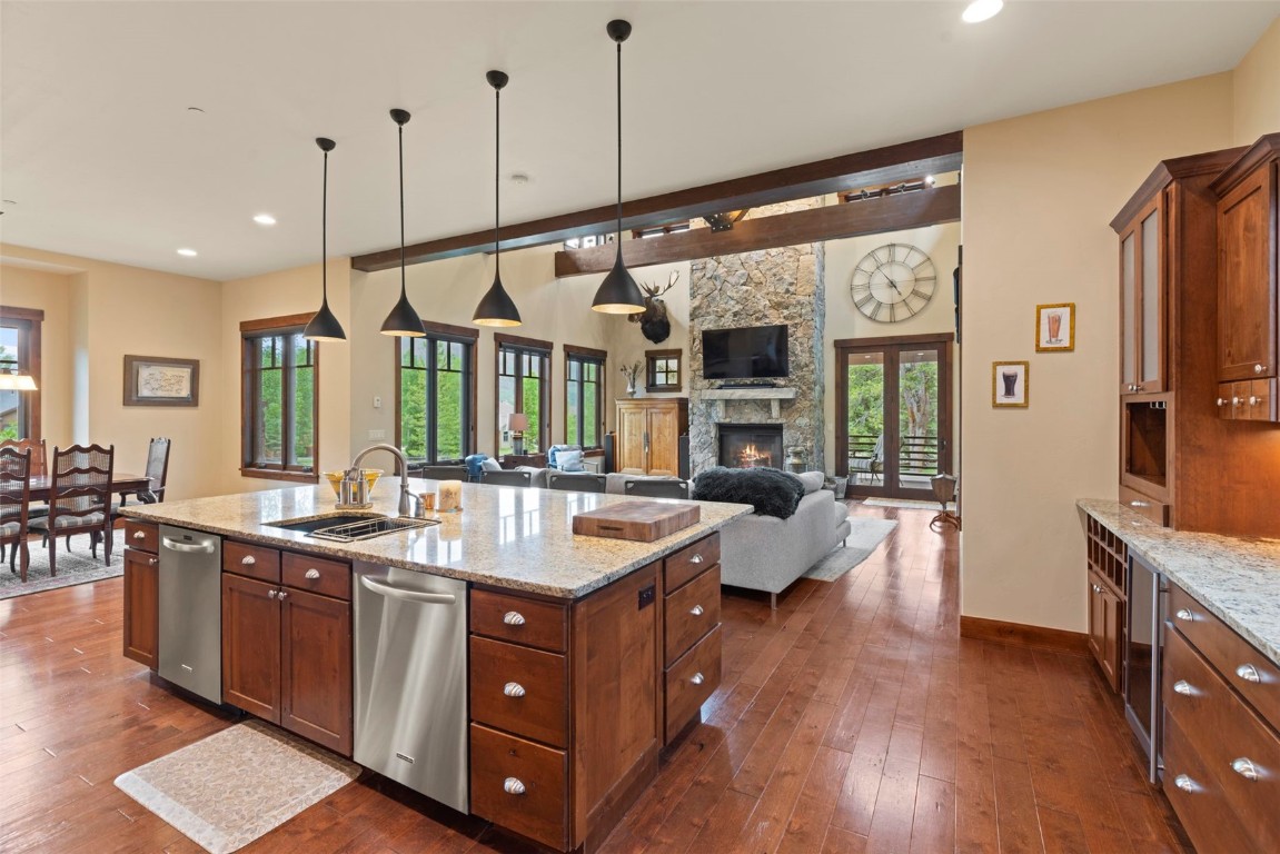 33 Canyon View COURT