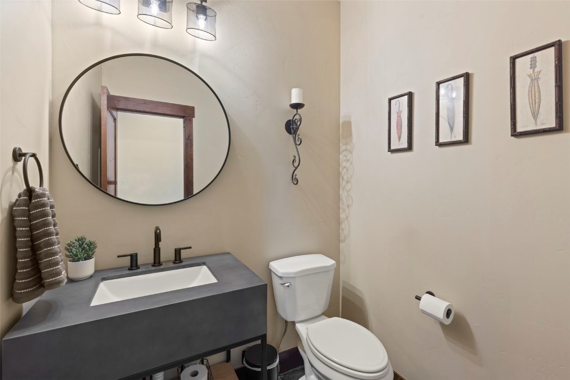 33 Canyon View COURT