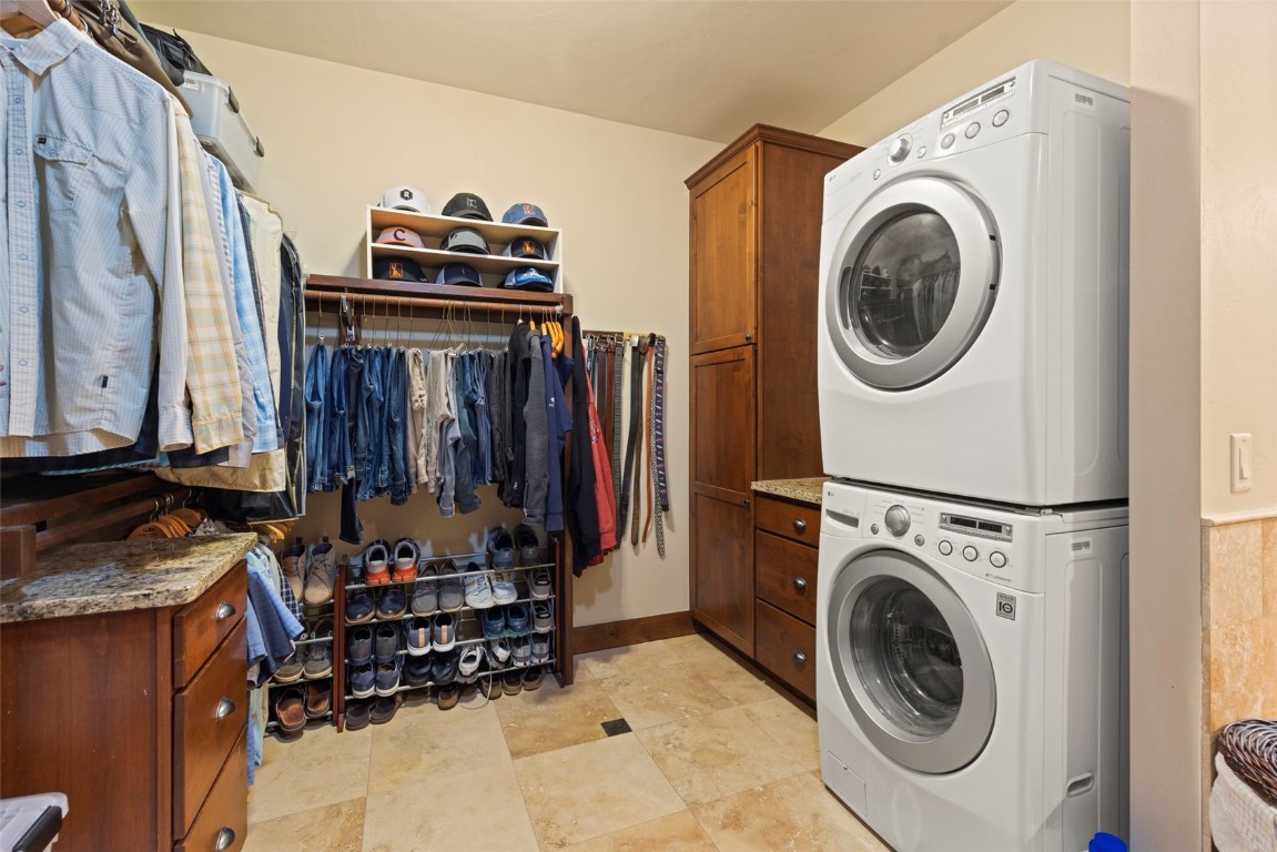 33 Canyon View COURT