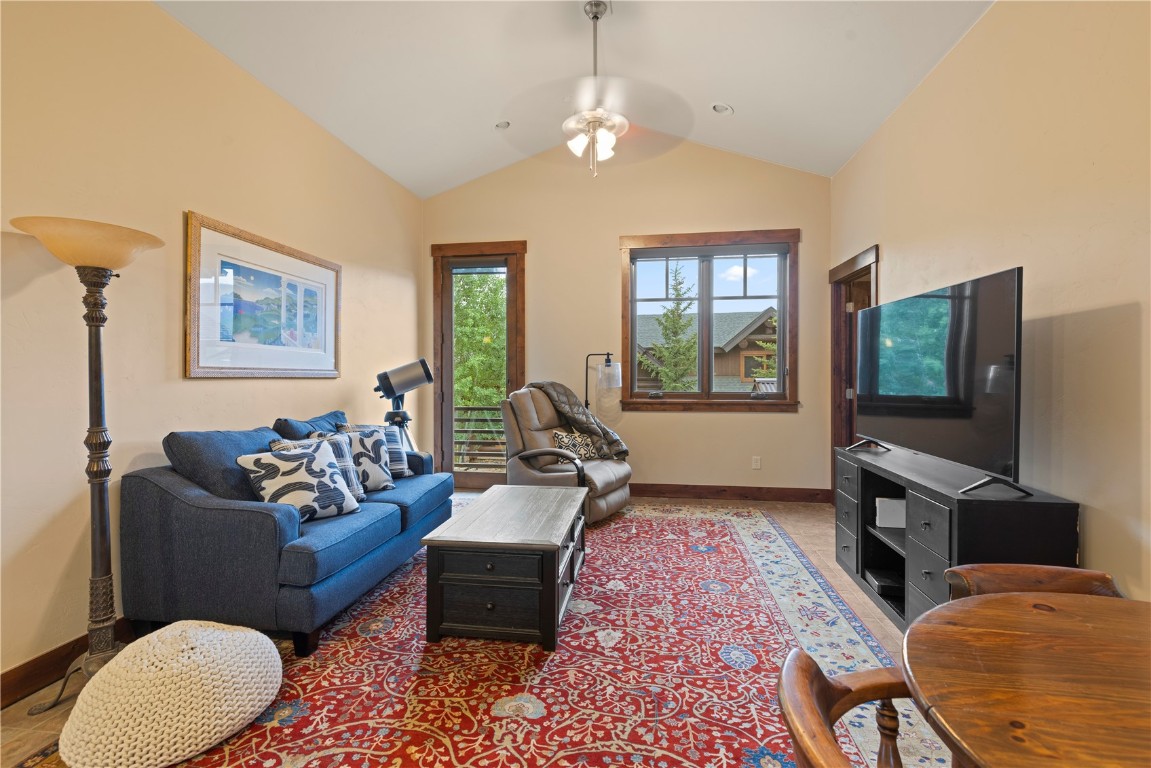 33 Canyon View COURT