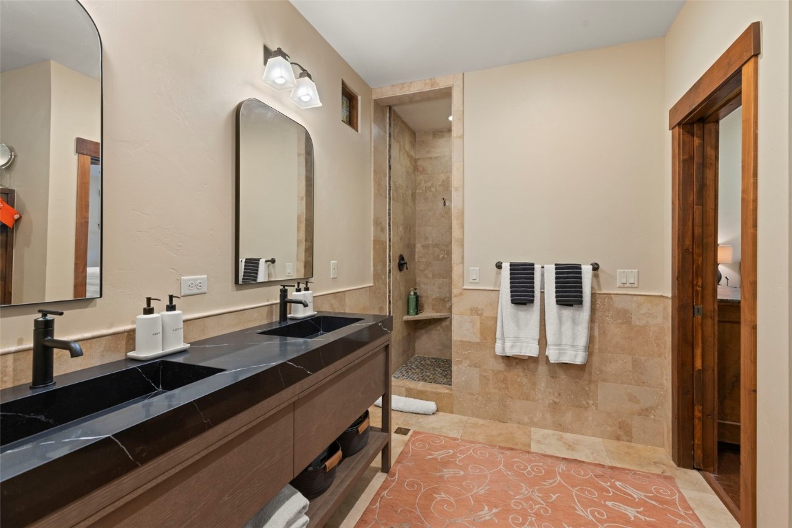 33 Canyon View COURT