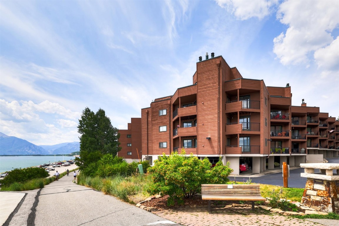 188 E La Bonte STREET 321