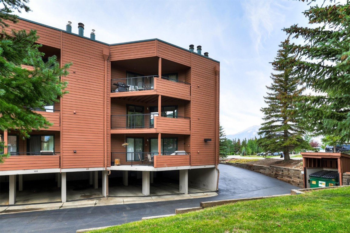 188 E La Bonte STREET 321