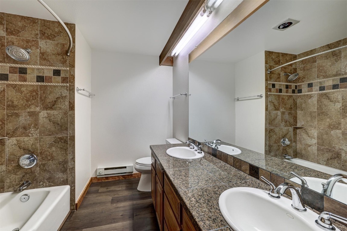 188 E La Bonte STREET 321