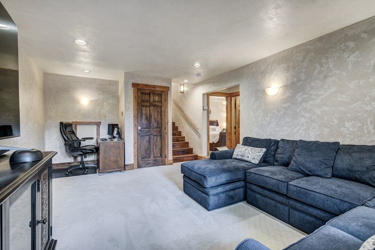 432 Bighorn CIRCLE