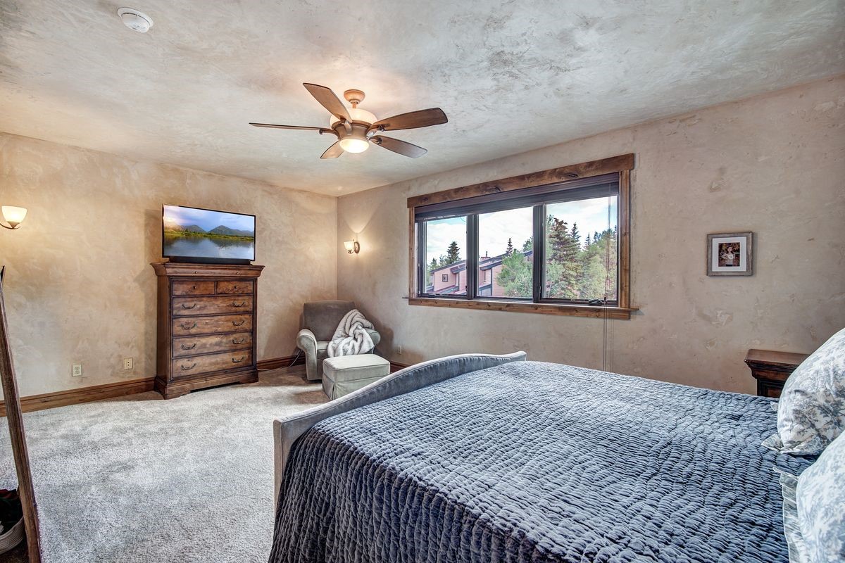 432 Bighorn CIRCLE