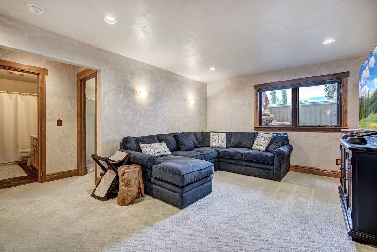 432 Bighorn CIRCLE