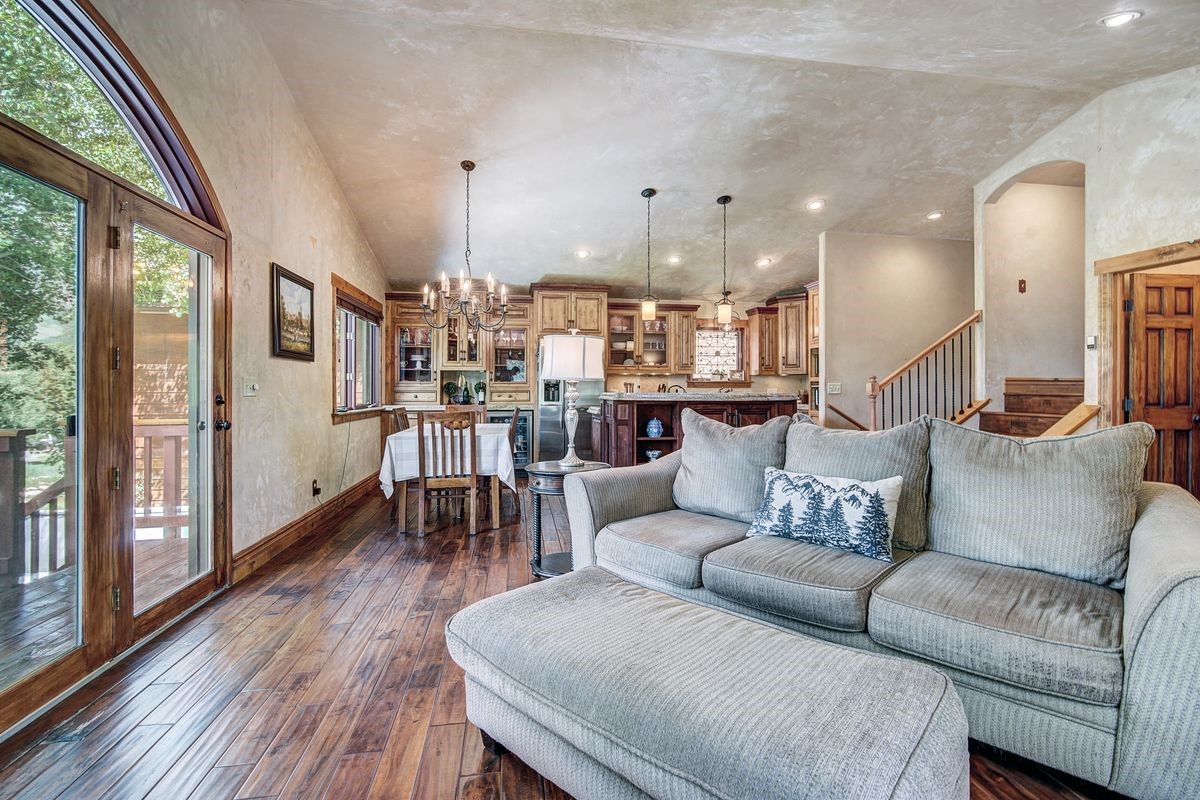 432 Bighorn CIRCLE
