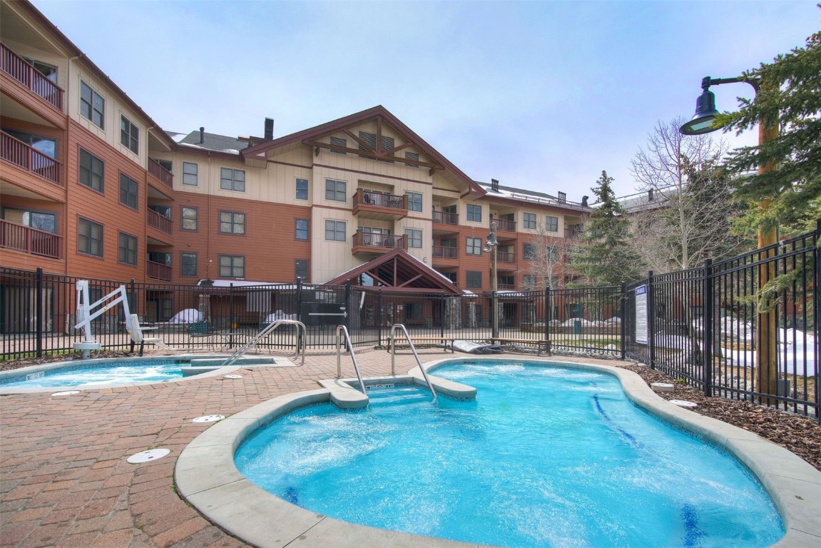 105 Wheeler CIRCLE 305