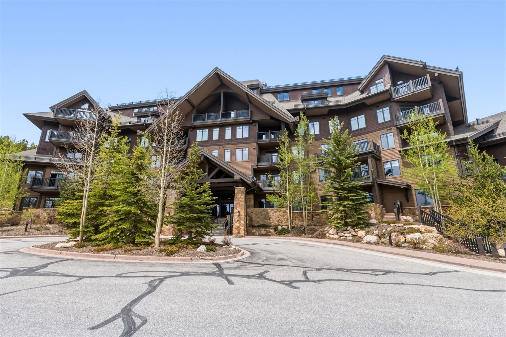 1891 Ski Hill ROAD 7406