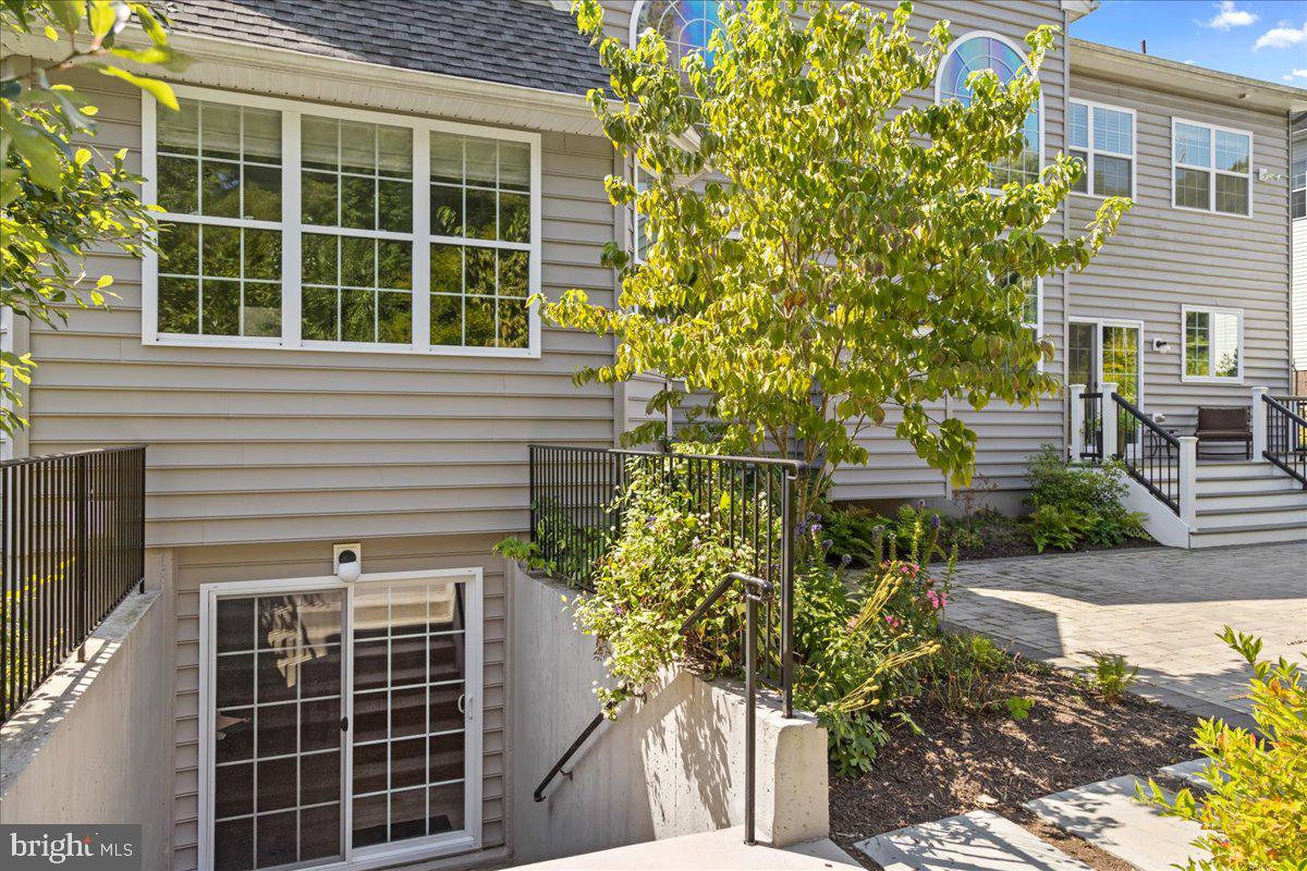 1362 MEMORIAL DRIVE