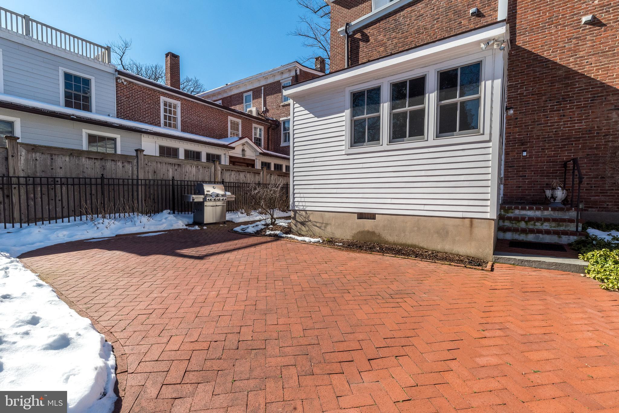 130 E Court St
