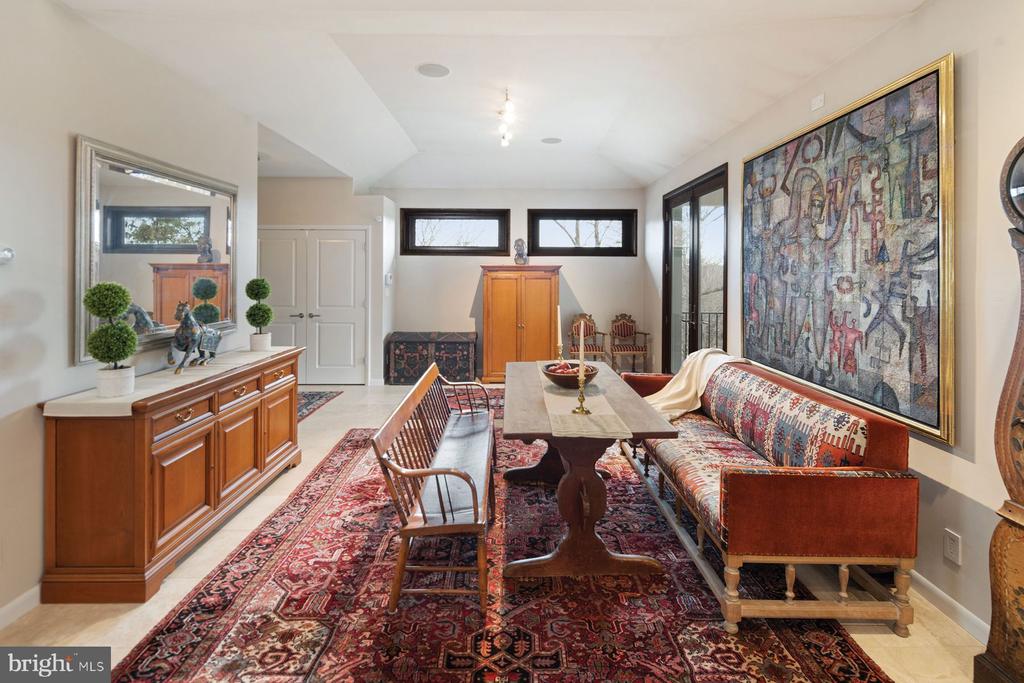 282 Aqueduct Rd