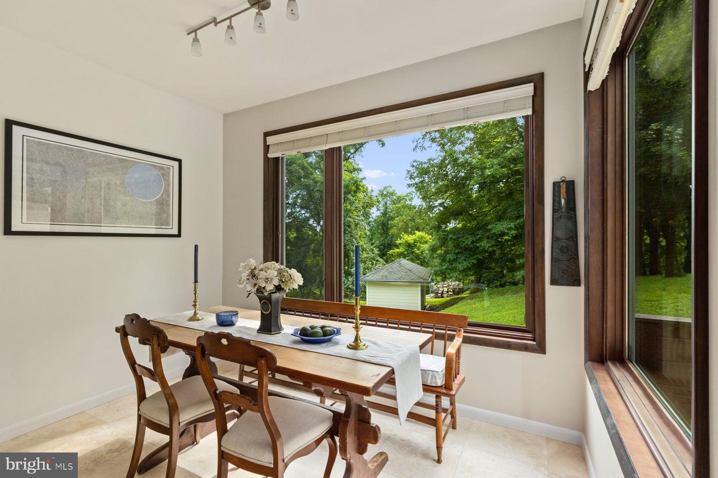 282 Aqueduct Rd