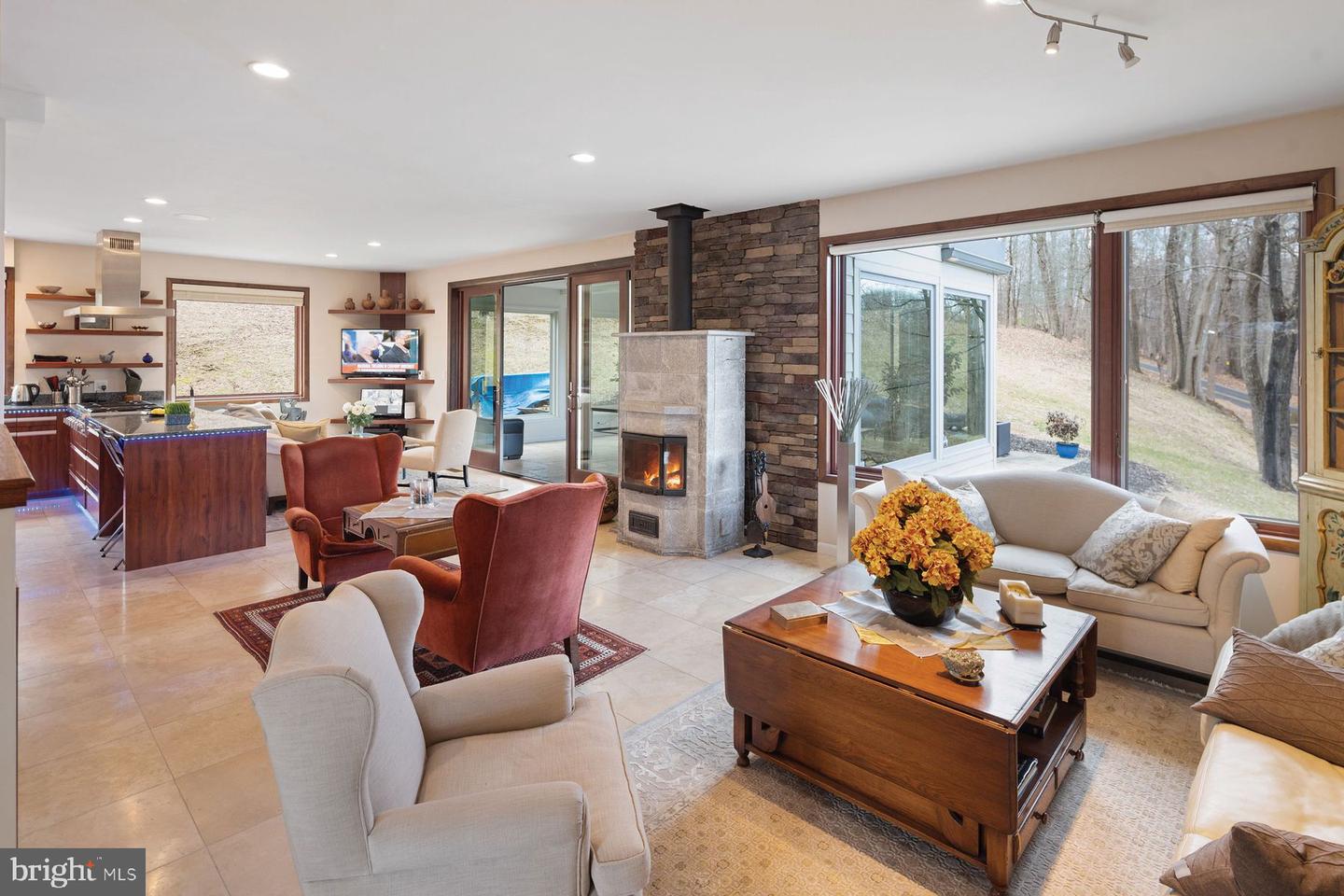 282 Aqueduct Rd