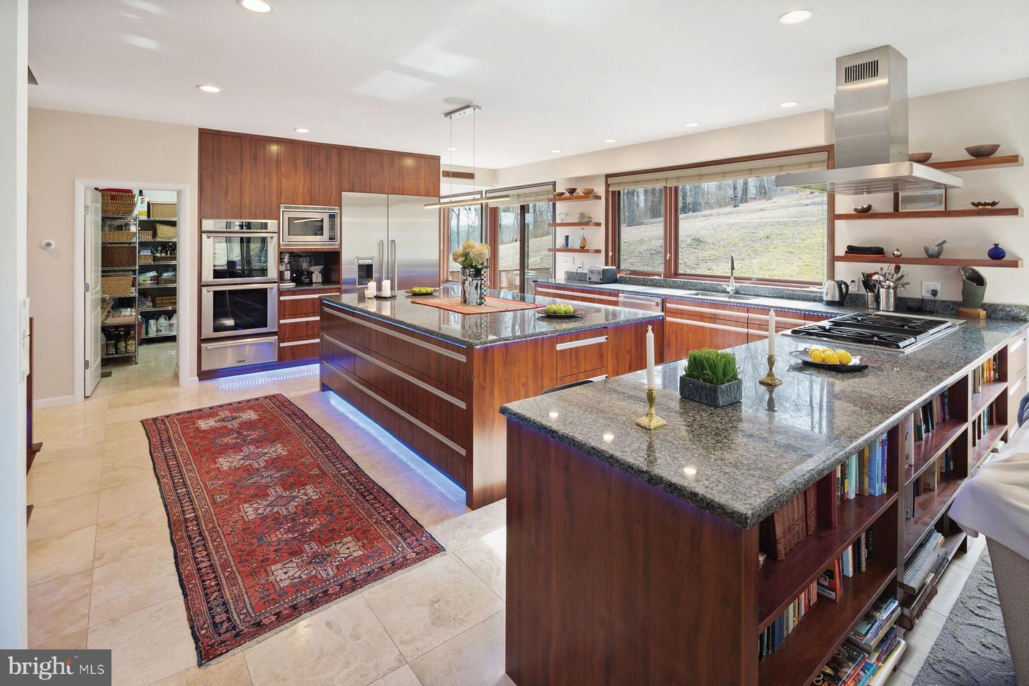 282 Aqueduct Rd