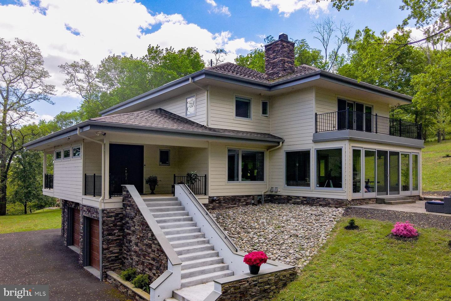 282 Aqueduct Rd