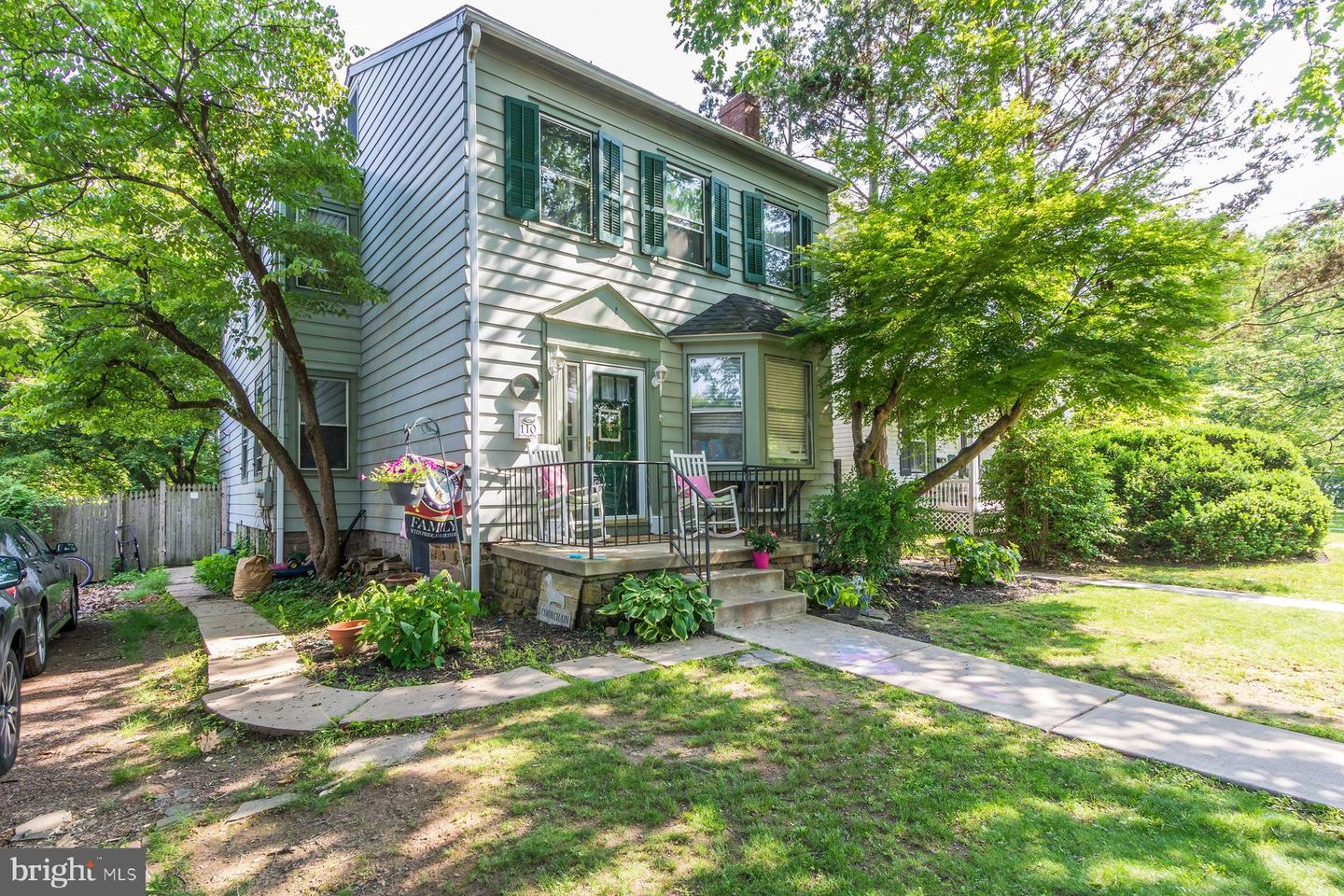 110 E Ashland St
