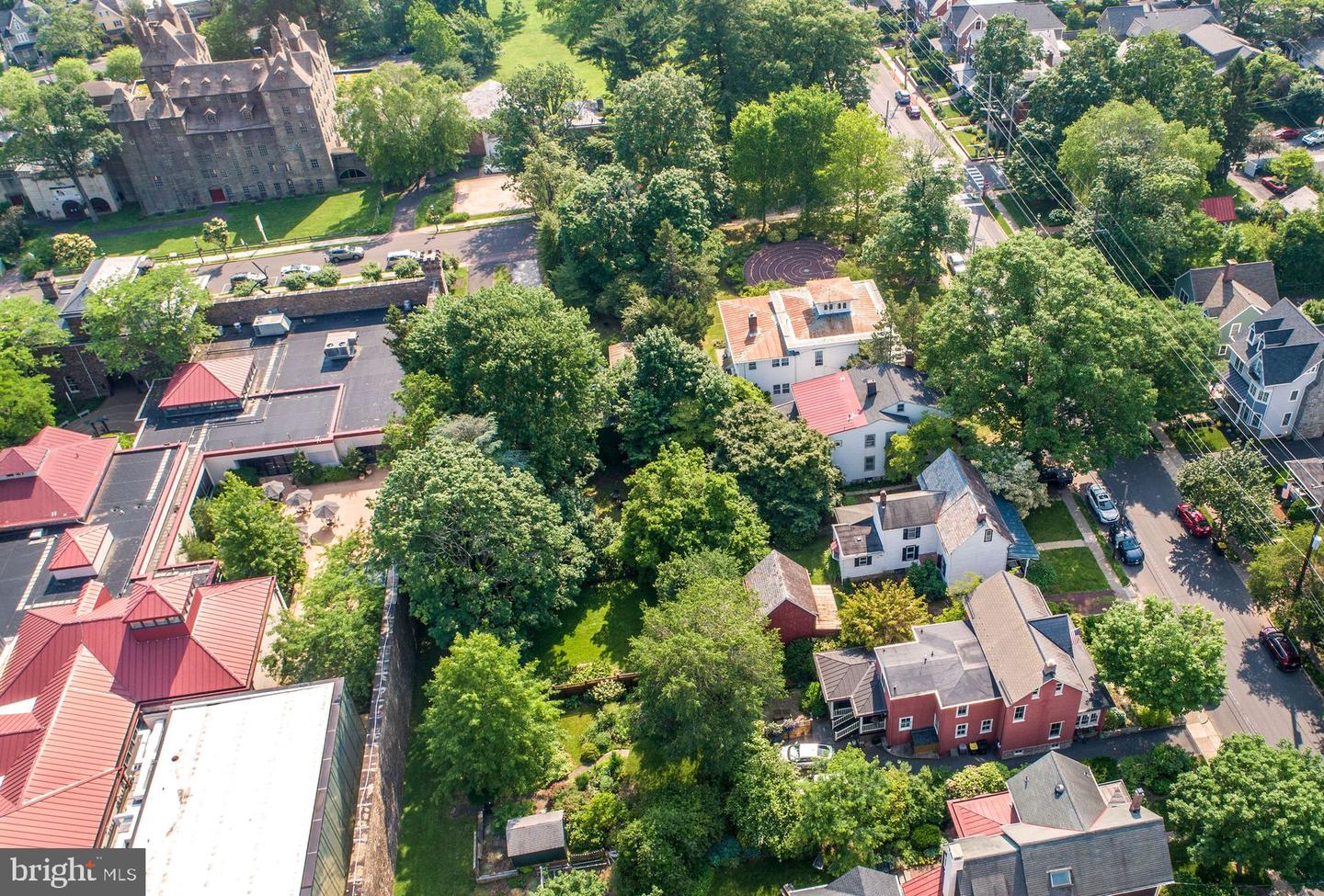 110 E Ashland St