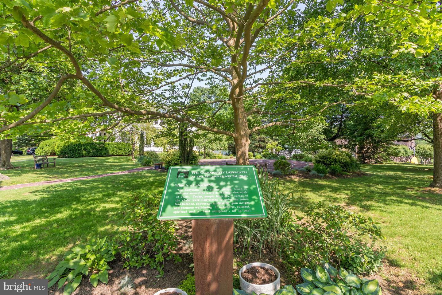 110 E Ashland St