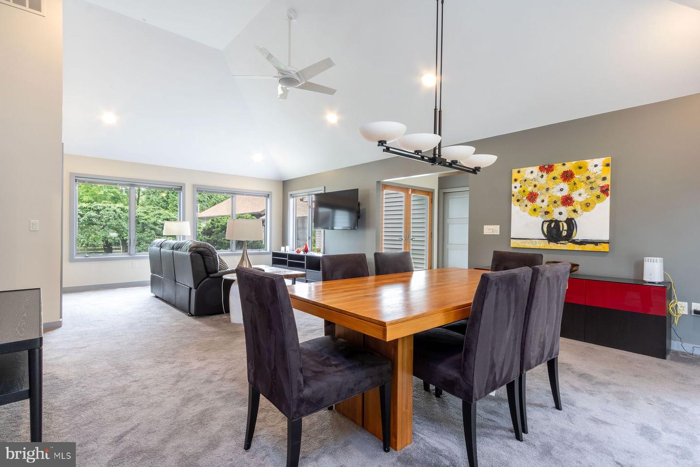 125 Edison Furlong Rd