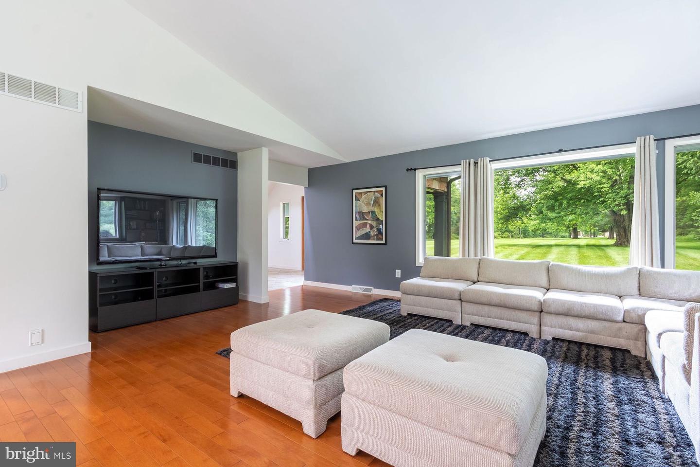 125 Edison Furlong Rd
