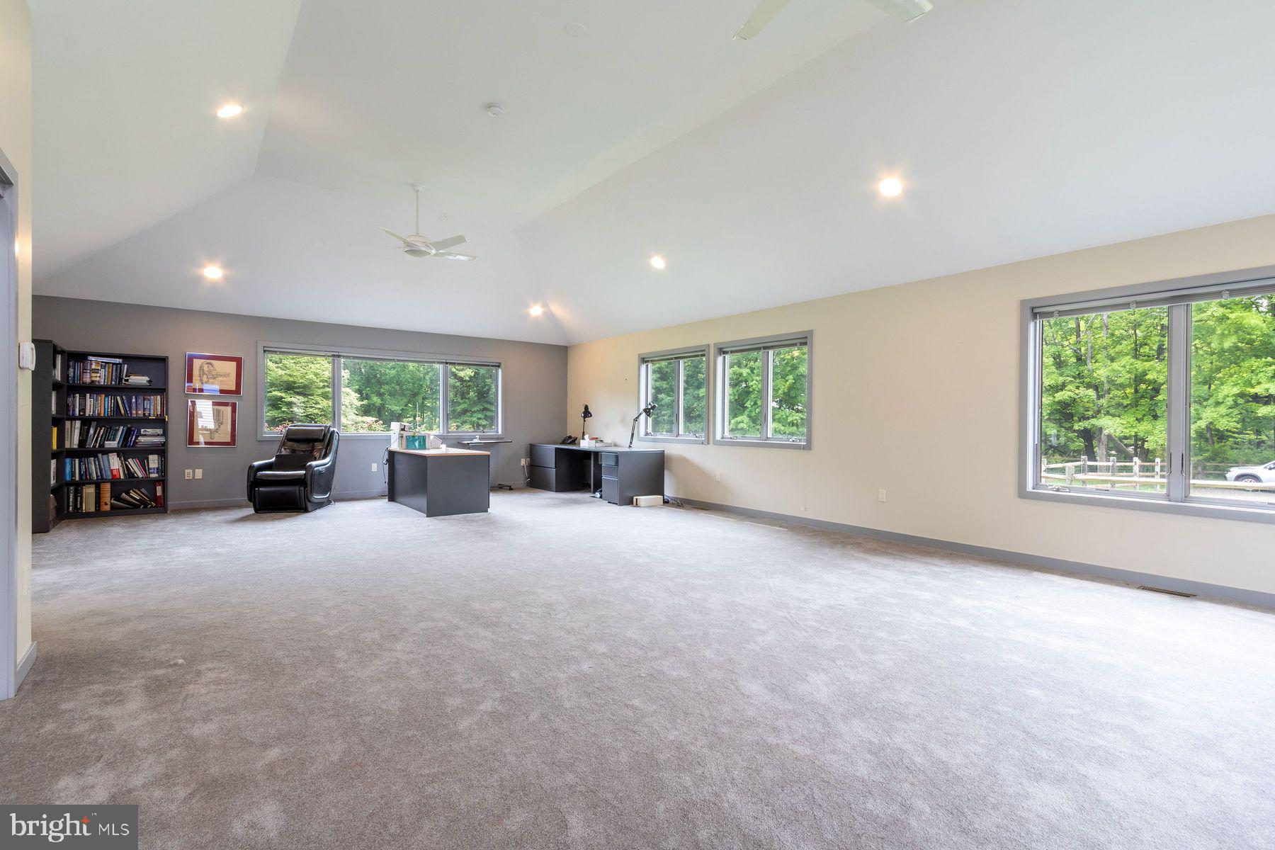 125 Edison Furlong Rd