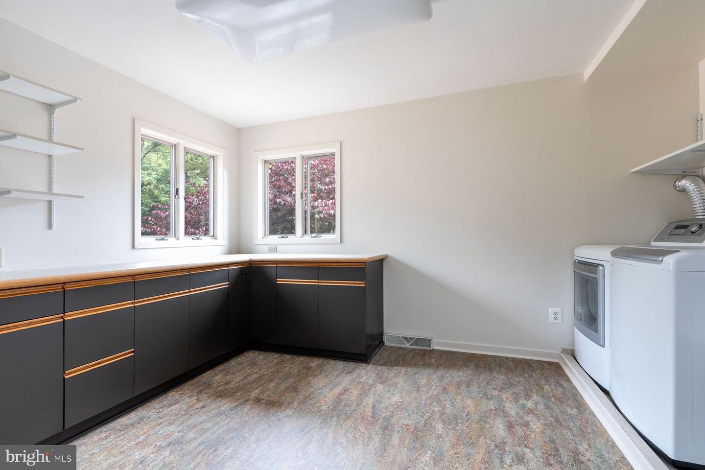 125 Edison Furlong Rd