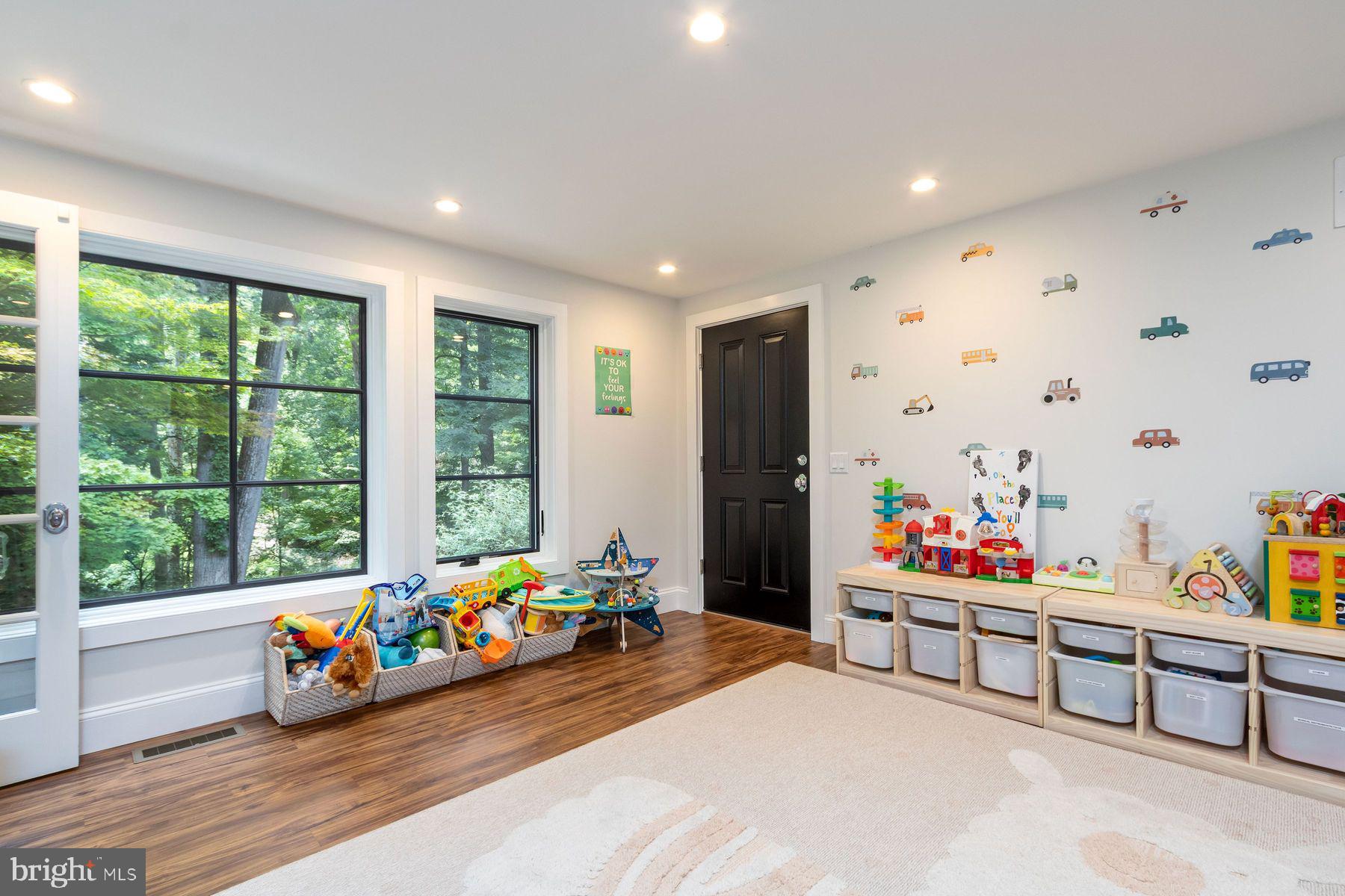 6615 And 6625 Greenhill Rd