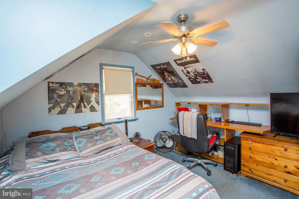 40 HALLOWELL DRIVE