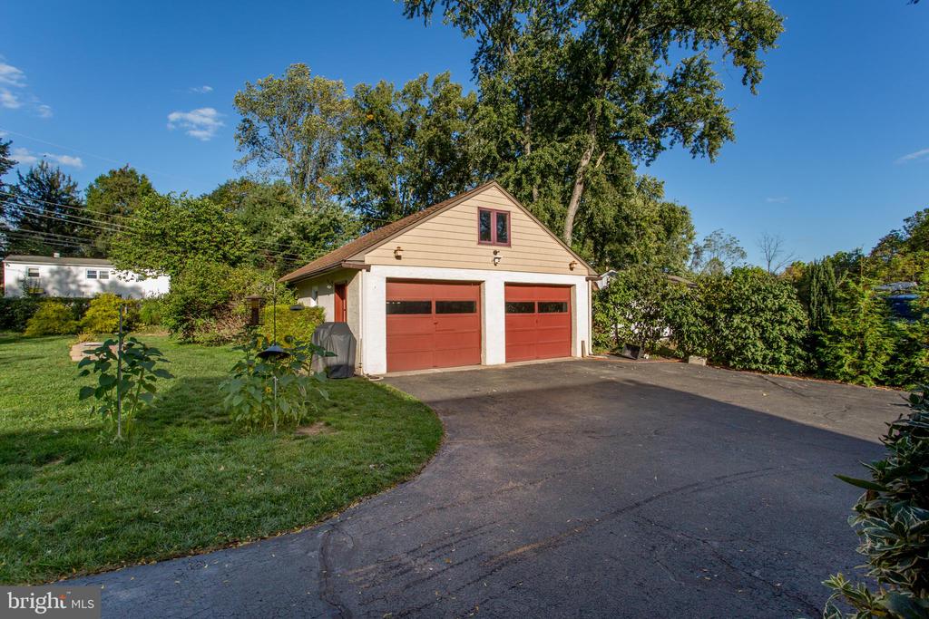 40 HALLOWELL DRIVE