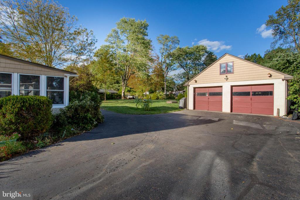 40 HALLOWELL DRIVE