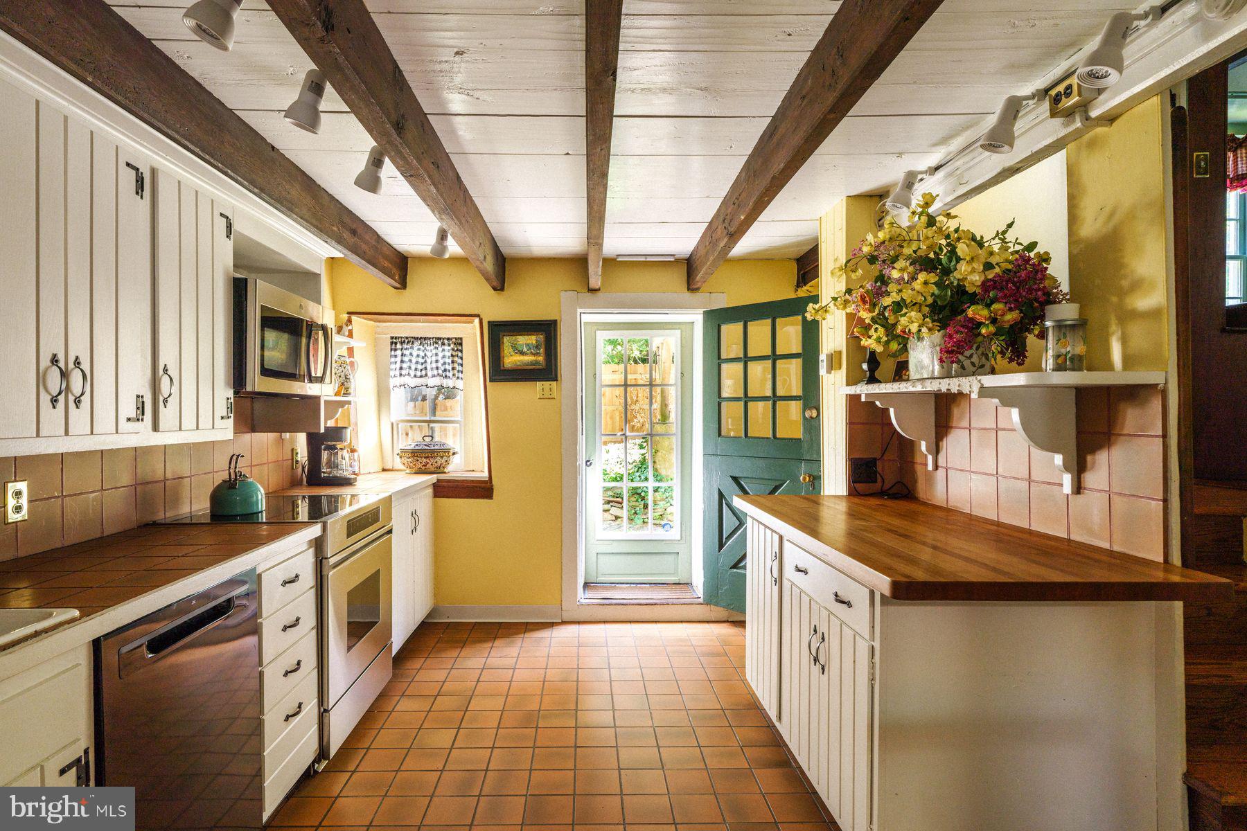 2943 WINDY BUSH ROAD