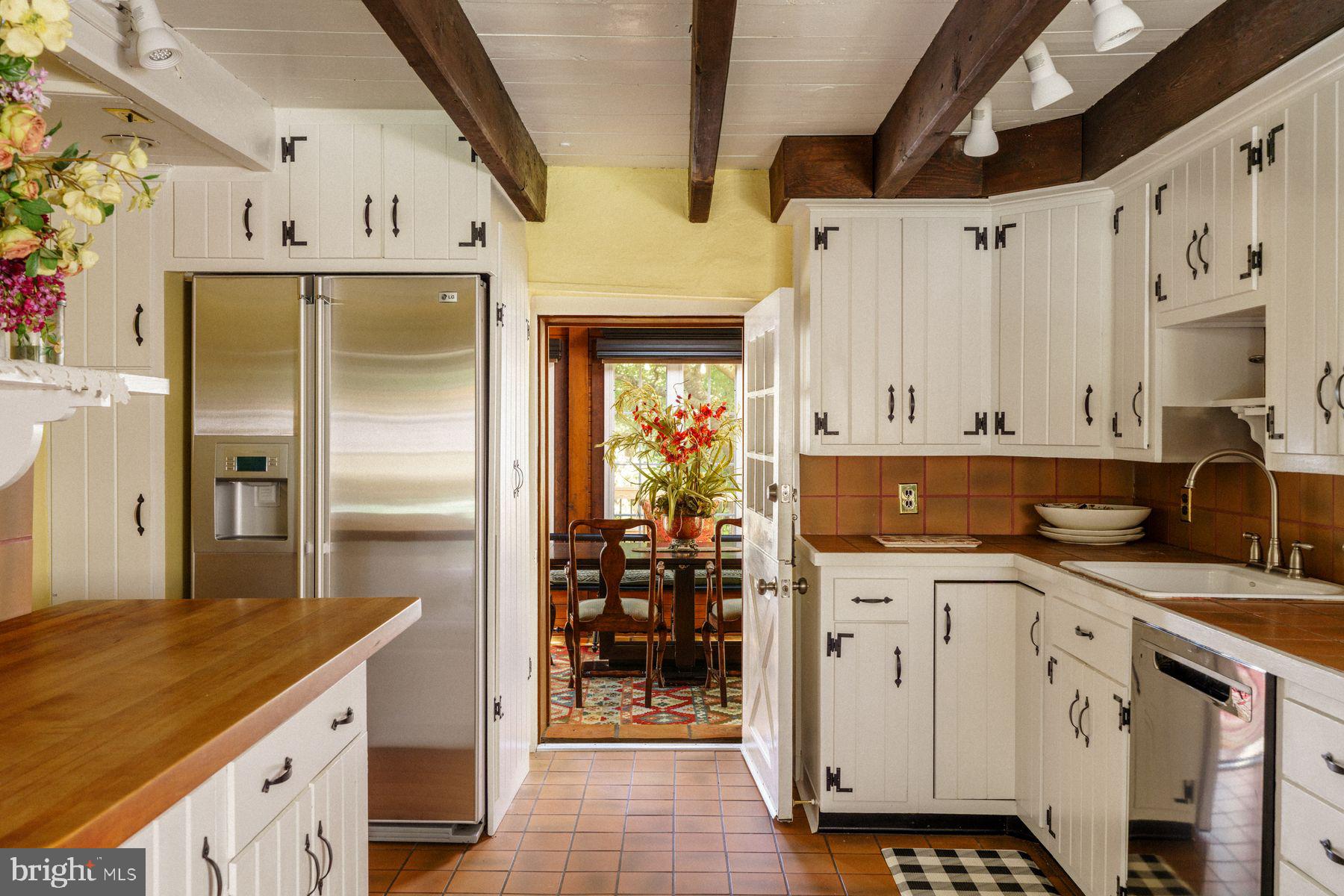 2943 WINDY BUSH ROAD