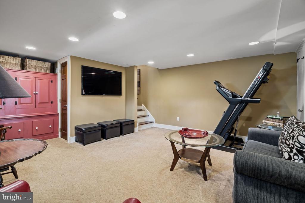 64 VALLEY DRIVE
