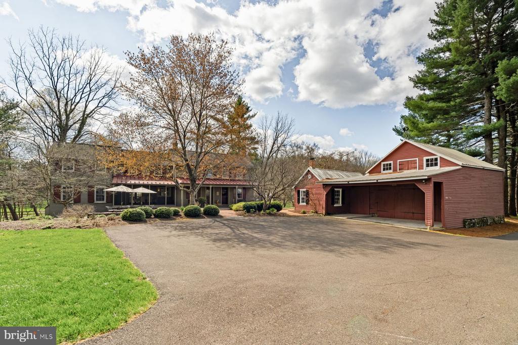 64 VALLEY DRIVE