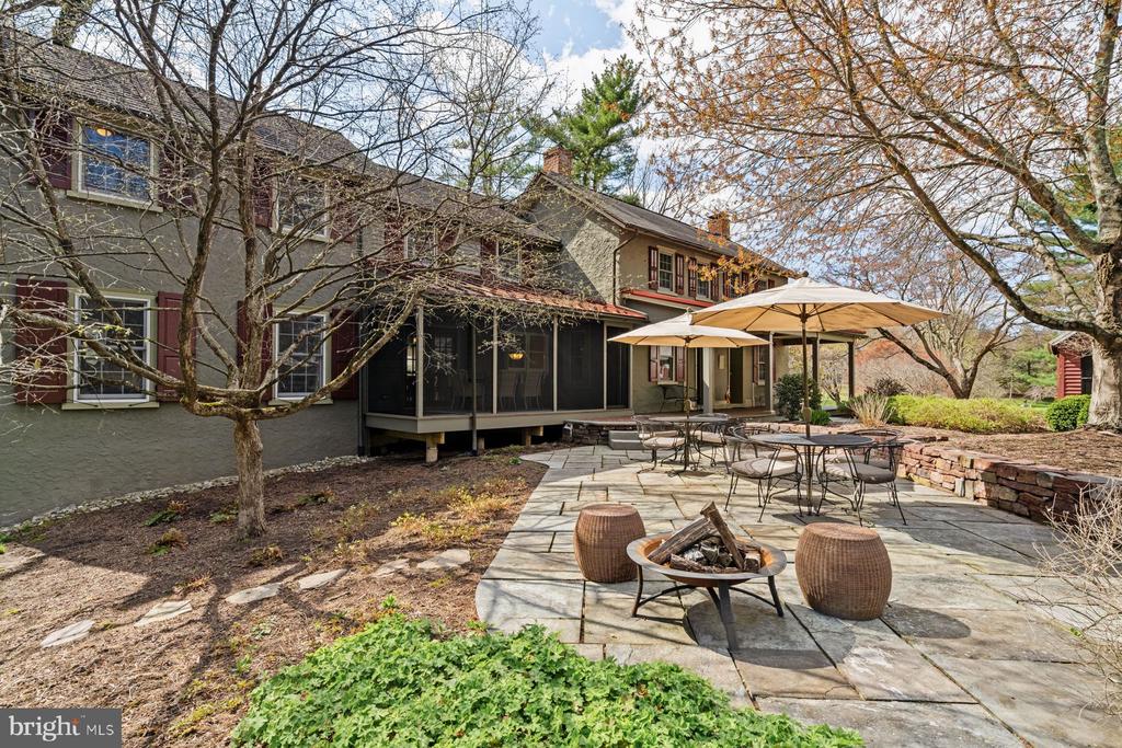 64 VALLEY DRIVE