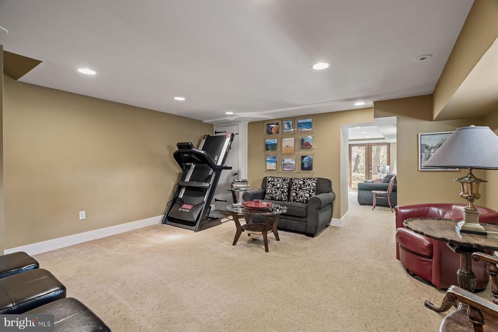 64 VALLEY DRIVE