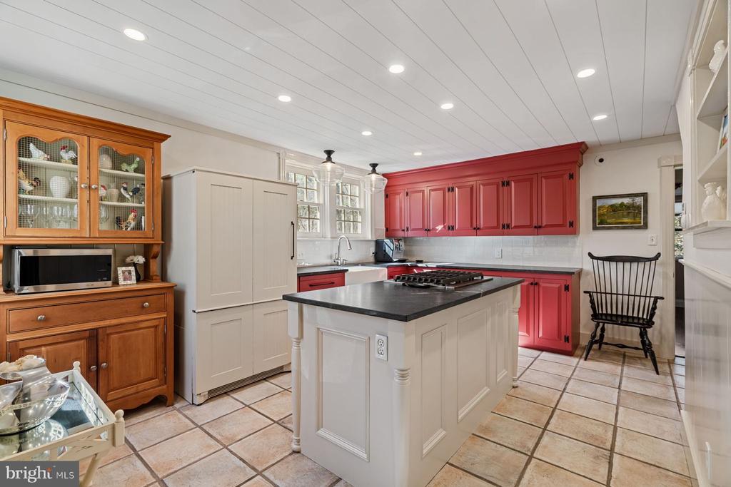64 VALLEY DRIVE