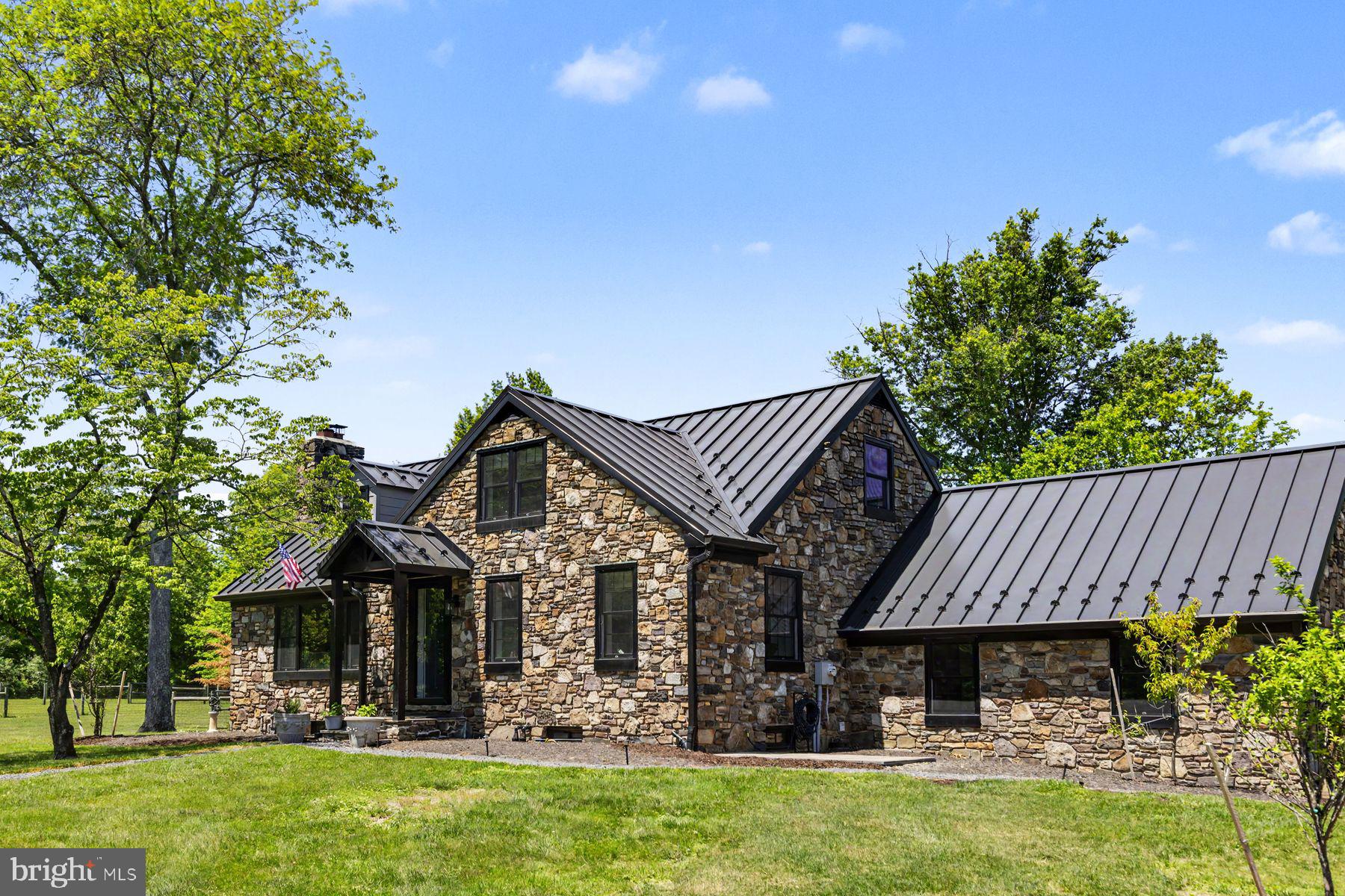 7043 FERRY ROAD