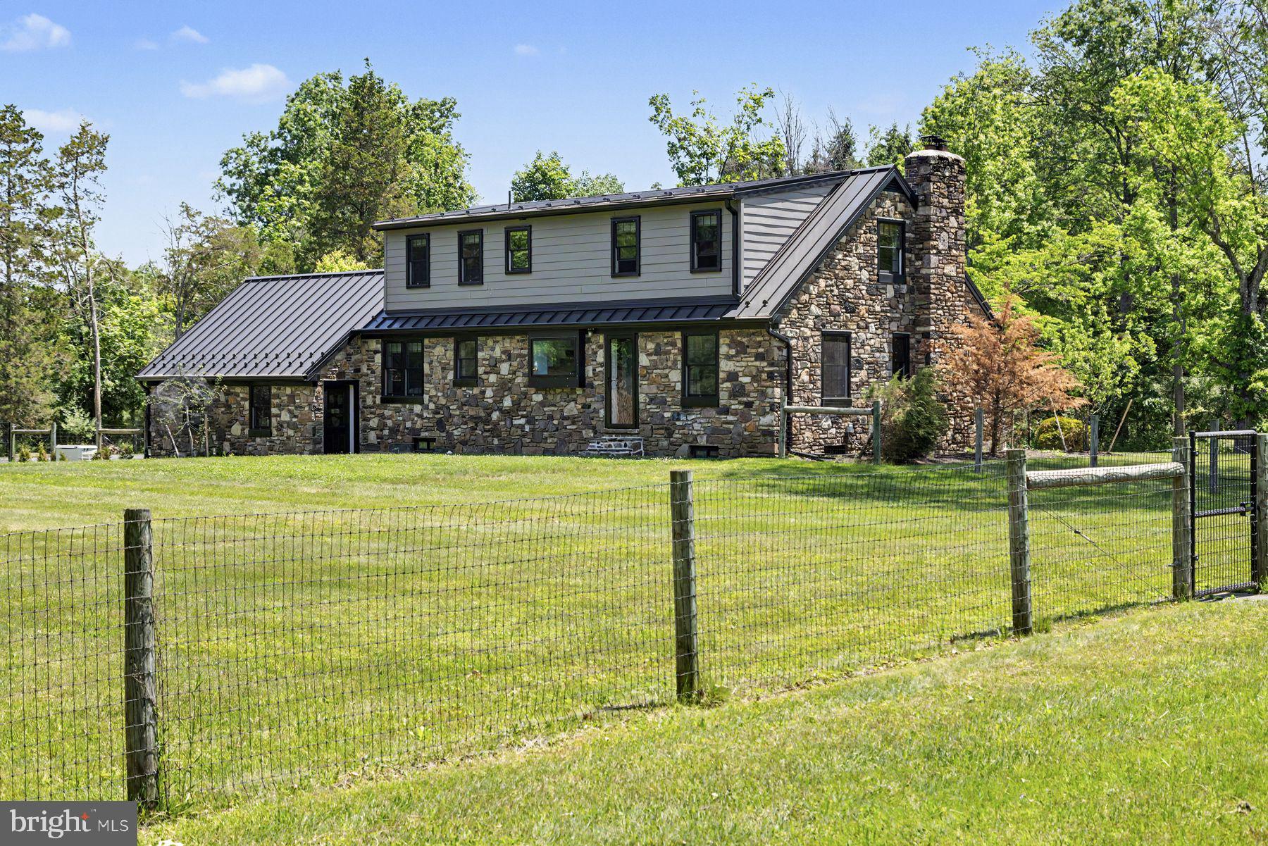 7043 FERRY ROAD
