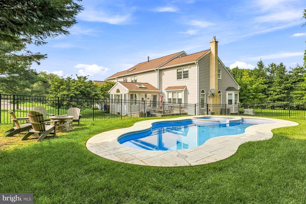 1 PHEASANT RUN RD