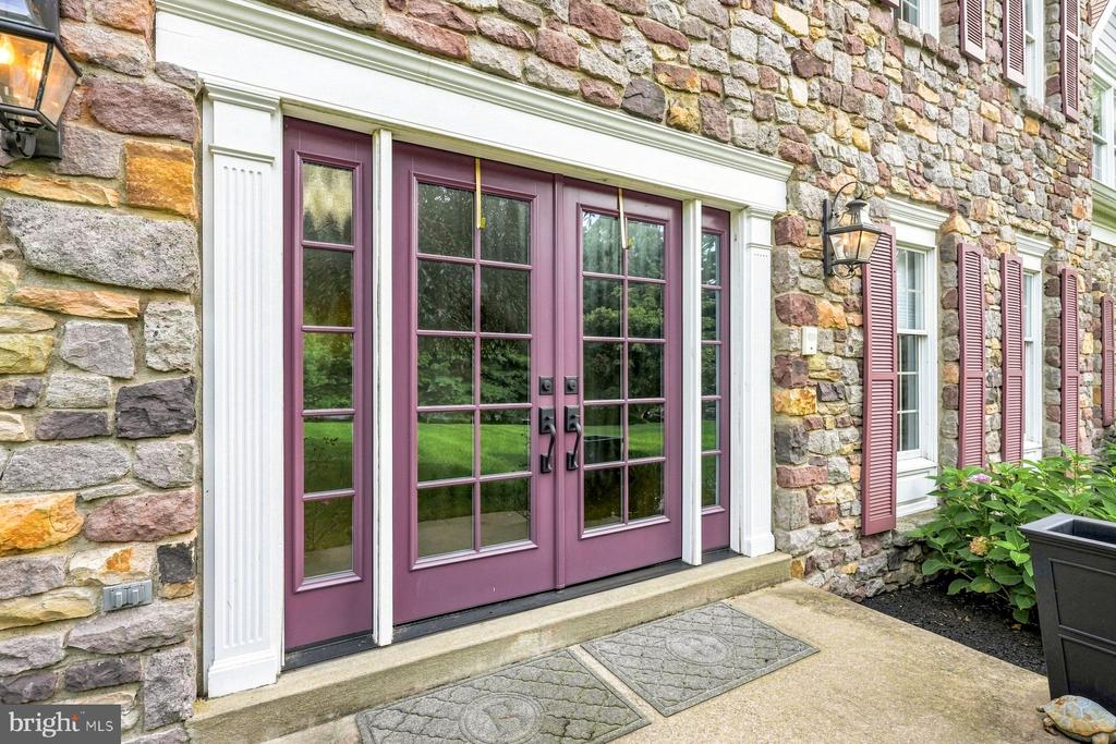 1 PHEASANT RUN RD