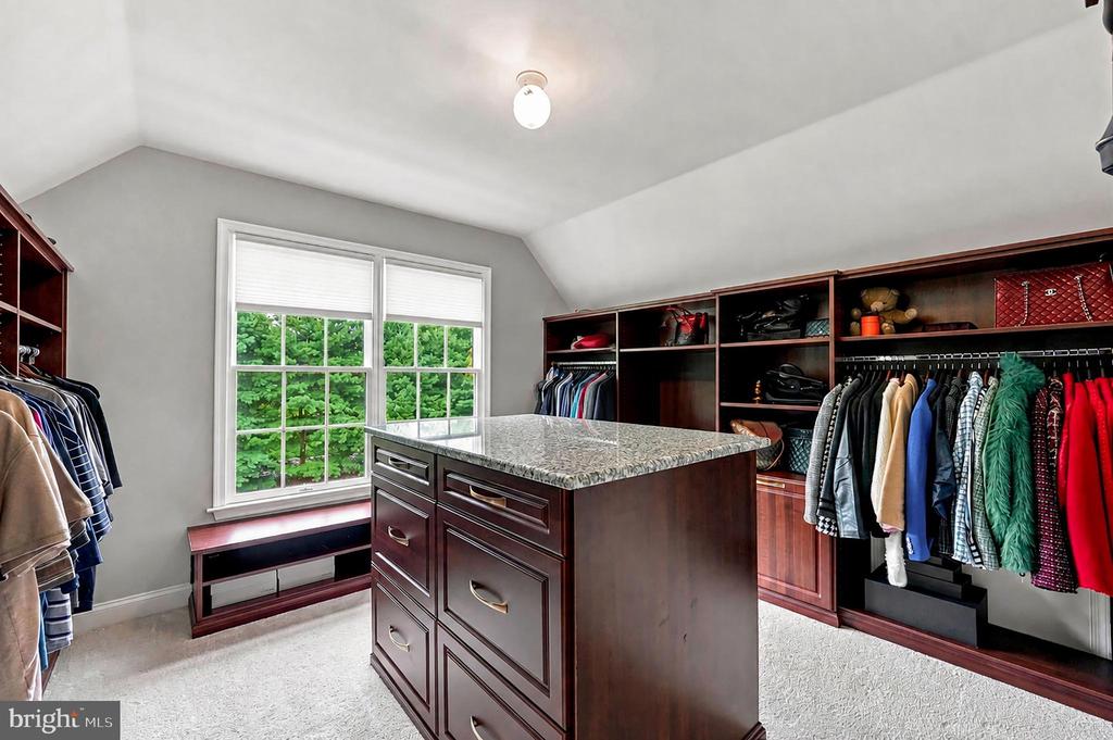 1 PHEASANT RUN RD