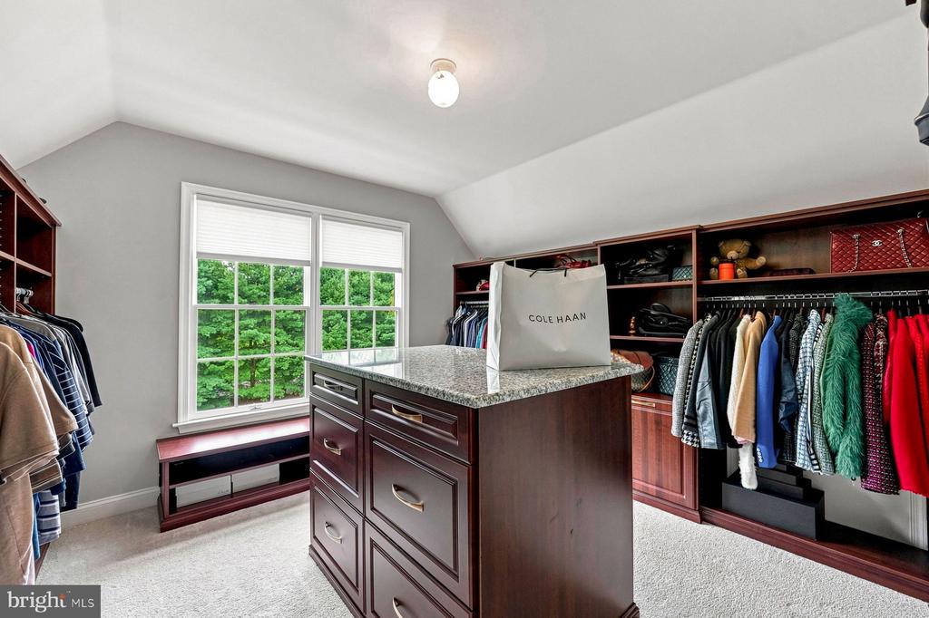 1 PHEASANT RUN RD