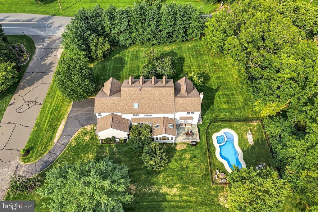 1 PHEASANT RUN RD