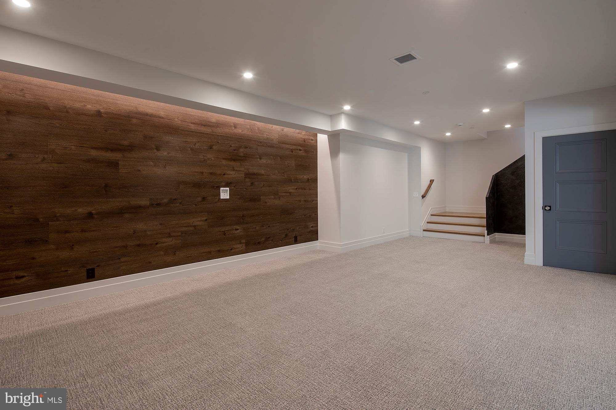 328 King Of Prussia ROAD