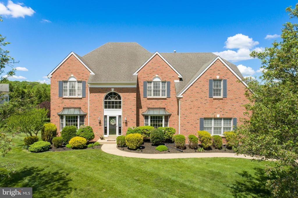 104 Usher Ln